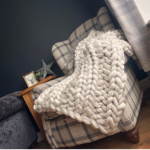 Ribbed knitted blanket