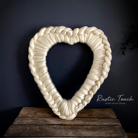 Knitted heart 15"