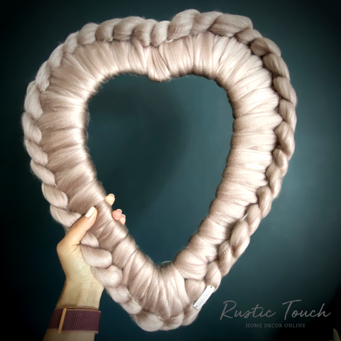 Knitted heart 15"