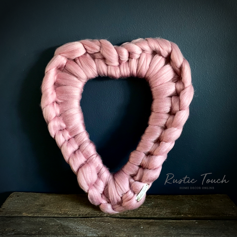 Knitted heart 12"